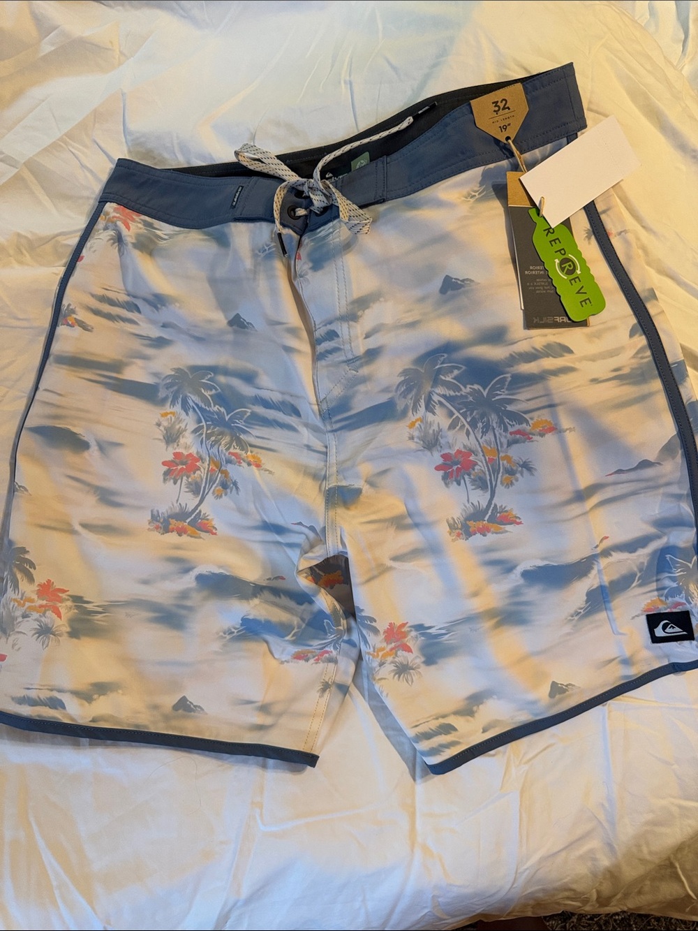 Quiksilver Light Blue & White Palm-Print Boardshorts Size 32